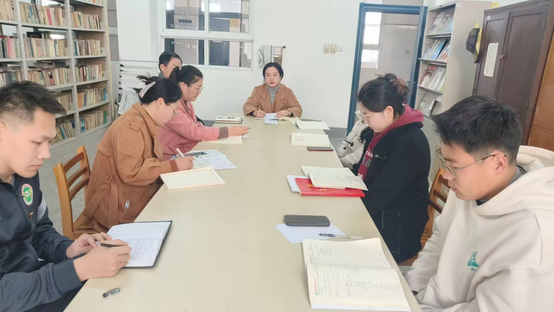 312會(huì)議照片.jpg